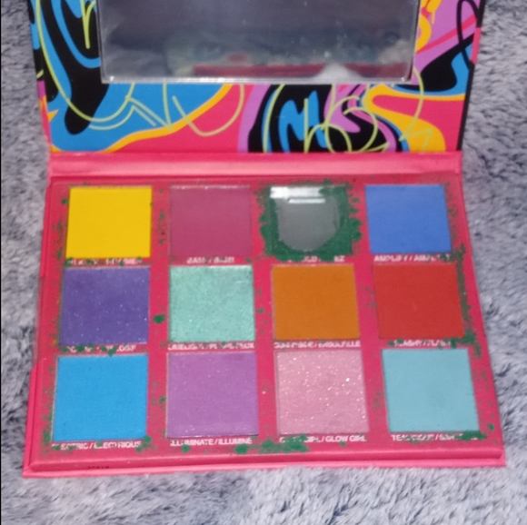 Black Radiance pallet - Picture 1 of 2